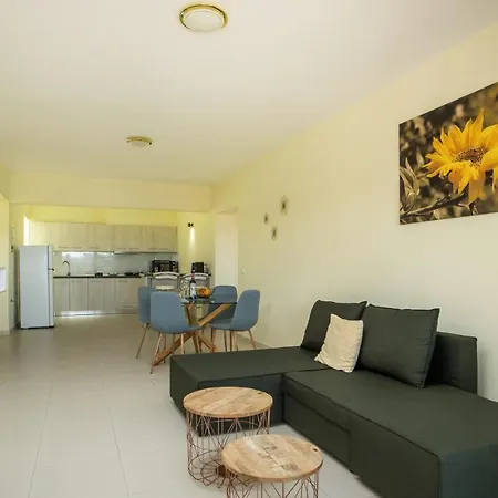 Eden Sunflower - Luxurious Apartment With Sea View-3