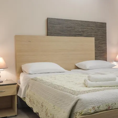Delfini Beach Hotel & Suites-3