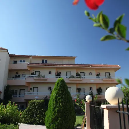 Lyristis Dinos Studios & Apartments-3