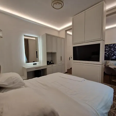 Jensen Luxury Suites-3