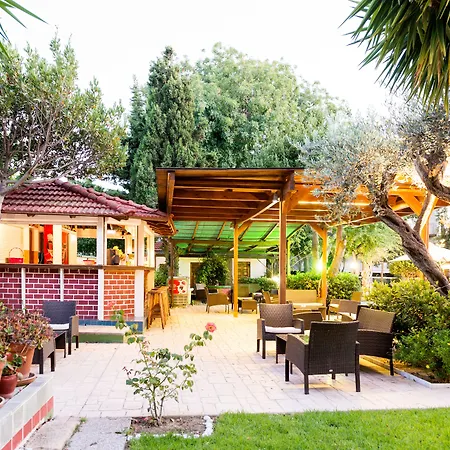 Terinikos Sunny Garden Hotel & Junior Suites-3