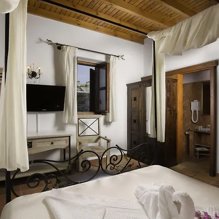 Camelot Traditional & Classic Hotel-2