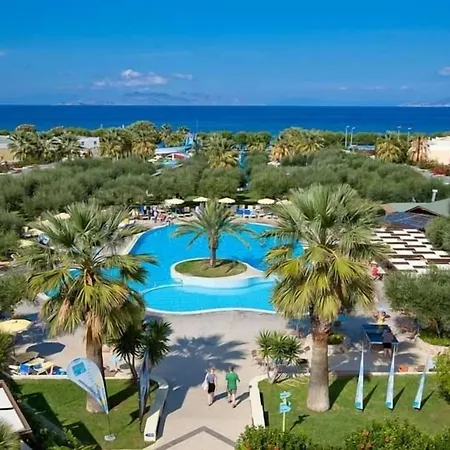 Alex Beach-2