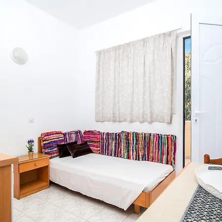 Kiras Studios-2