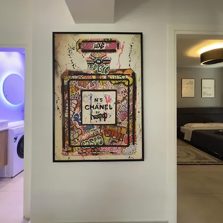 Rhodes Diamond Luxury Flat In The Heart Of Town-3