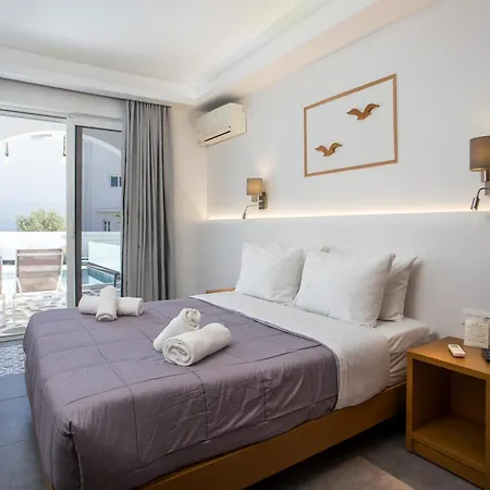 Alexander Studios & Suites - Adults Only-3