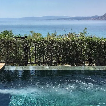 Aquavisionaire Beach Front Villa-3