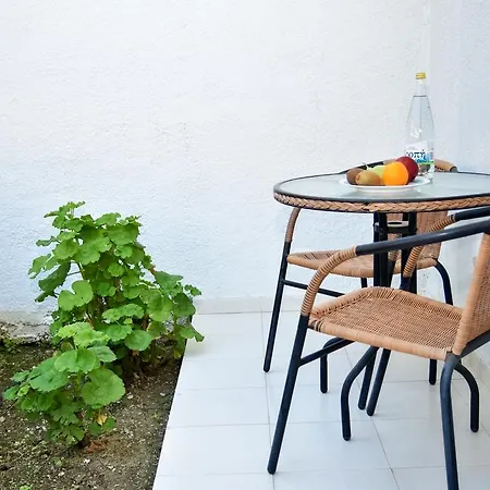 Antomar Apartments And Studios-3