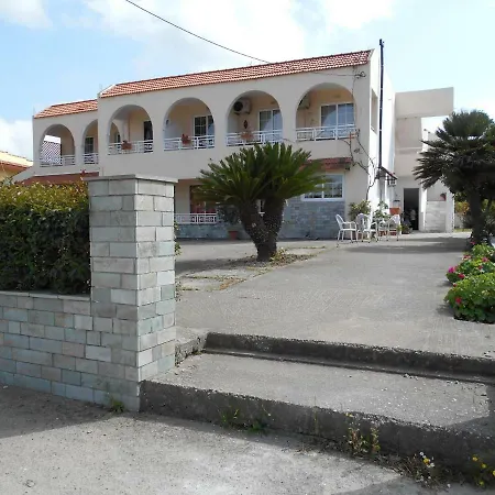 Dimitris Studios & Apartments-3