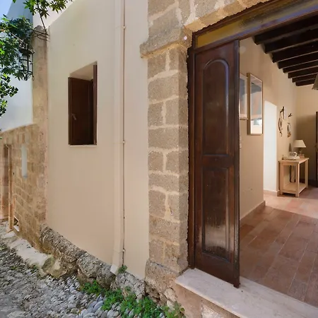 Loutra House-3