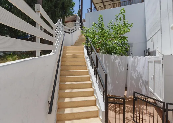 Aphrodite White Studios Lindos