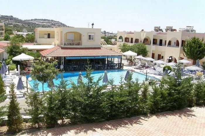 Chrysanthi Hotel Studio & Apartments Πεύκος