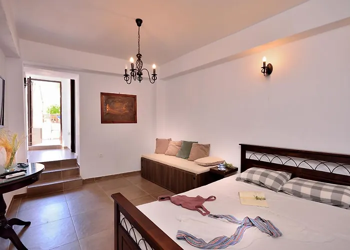 Private Villa Leon - House In Medieval Town With Spacious Courtyard Rhodes City