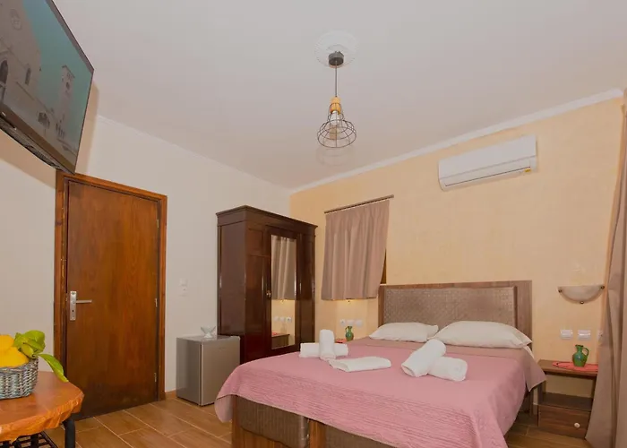 Pet friendly Arionos Rooms - Old Town Rhodes City