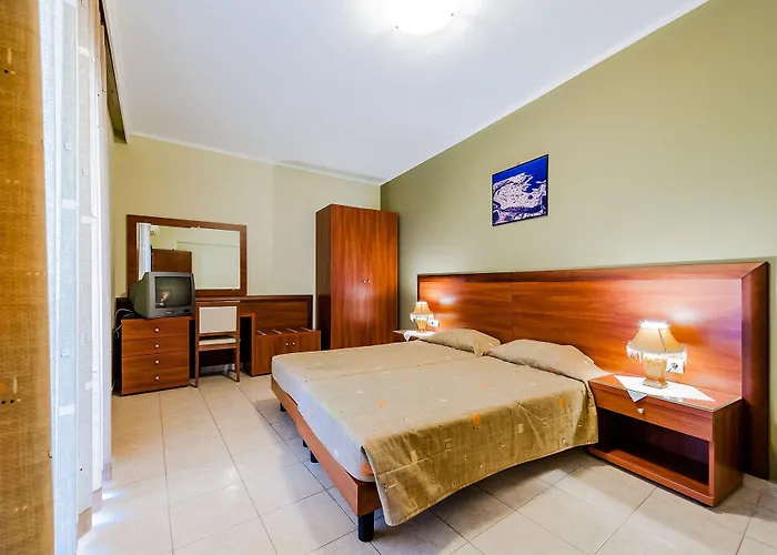 Esmeralda Hotel Kremasti 