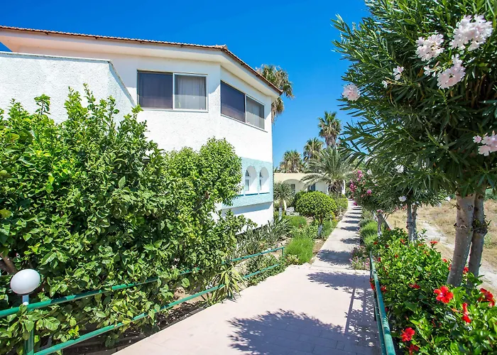 Muses Hotel Φαληράκι