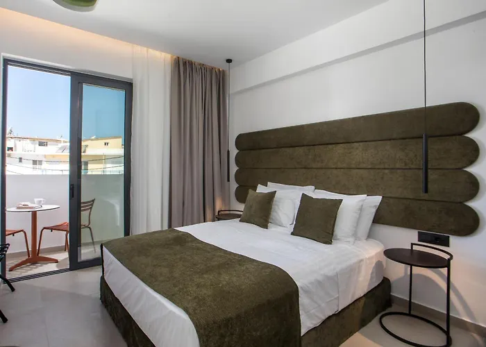 Ermou 44 City Hotel Φαληράκι