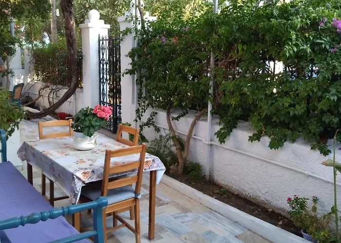 House With Garden In City Of Rhodes Rhodes City admite animales