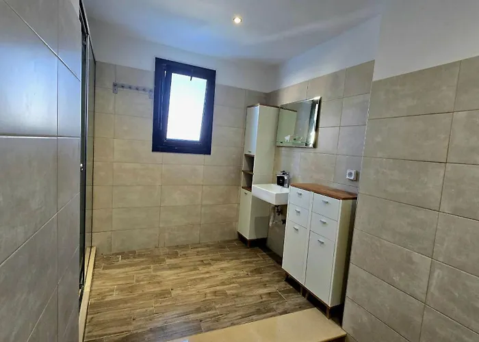 Pet friendly Rustic Self-Inn Rhodes City