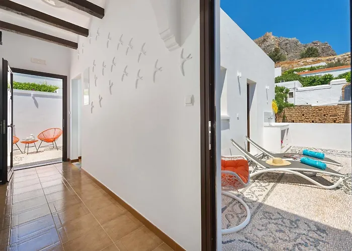 Luxury Rhodes Villa Diamond Villa Hot Tub Beautiful Terrace 3 BDR Lindos