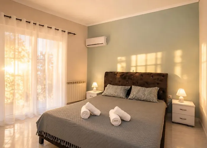 Boutique Flora's Place Rhodes City