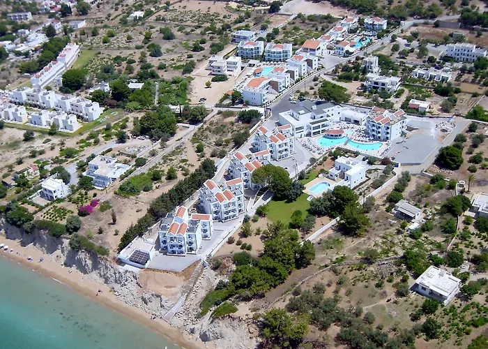 Lindia Thalassa Πεύκος